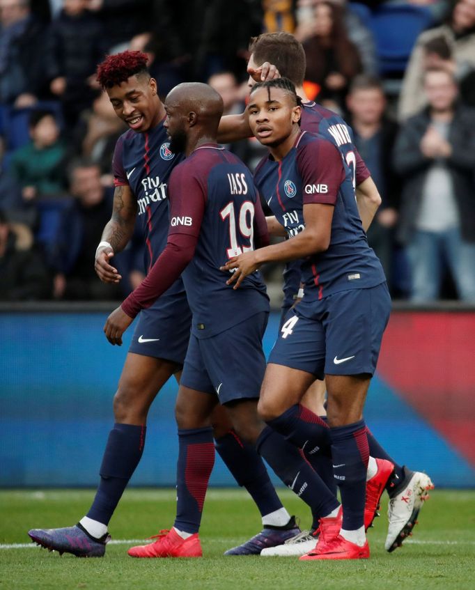 Christopher Nkunku z PSG slaví branku v síti Mét