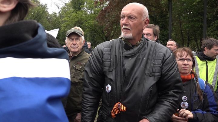 Okamura lže, jako když tiskne, říkal. Díky kroužkům se nyní stal europoslancem za SPD