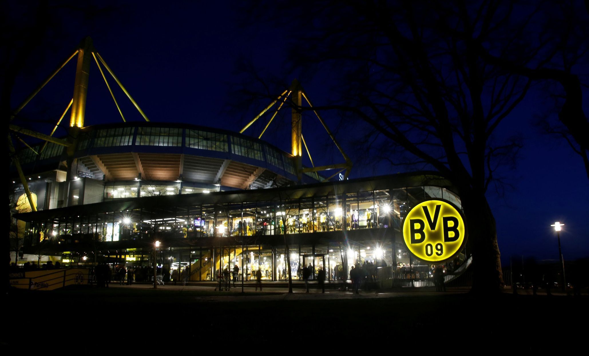 Osmifinále Ligy mistrů 2019/20, Dortmund - PSG: Stadion Signal Iduna Park