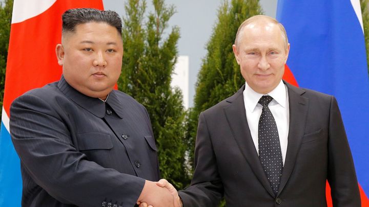 Summit Ruska a KLDR začíná. Putin se ve Vladivostoku poprvé setkal s Kim Čong-unem