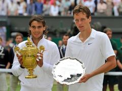 Rafael Nadal a Tomáš Berdych s trofejemi