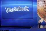 Sony letos trochu zklamalo. Jejím hlavním trhákem má být Wonderbook, interaktivní kniha, která má své hráče vtáhnout do světa pohádek.