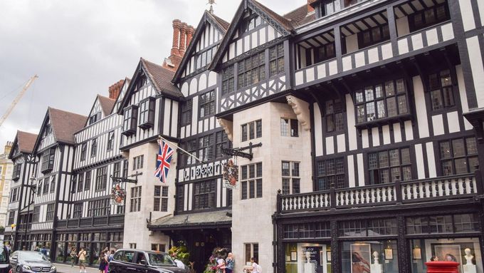 Slavný obchodní dům Liberty byl v Londýně založen v roce 1875. Stal se nejen centrem obchodu, ale také milovníků umění a designu.