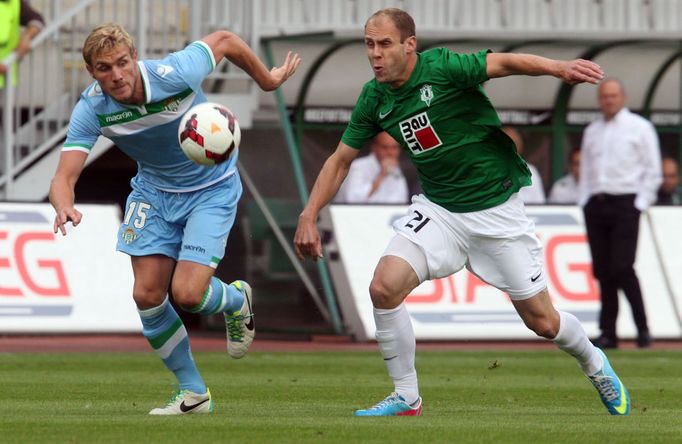 Fotbal, EL, Jablonec - Betis Sevilla: Michal Hubník (21) - Damien Perquis (15)