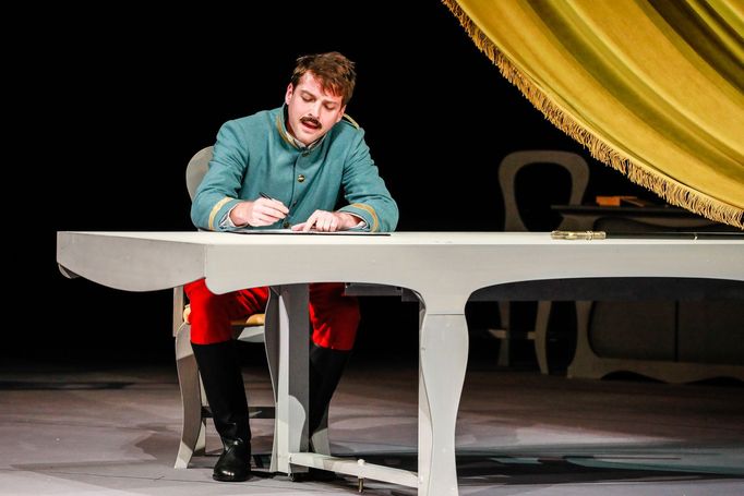 Ivan Dejmal jako Fric.