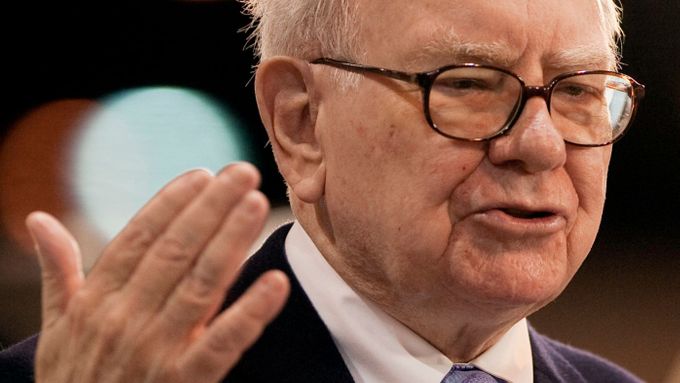 Americký miliardář a filantrop Buffett řekl, že je "připraven hned zítra něco v Británii koupit".