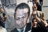 Mezi Mubarakovými příznivci však nebyli jen ti.