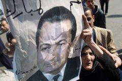 USA se vložily do krize, vyjednávají odchod Mubaraka