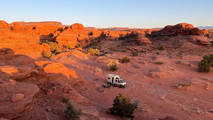 Nejvíc času v USA trávili mimo civilizaci v národních parcích. Canyonlands, Utah.