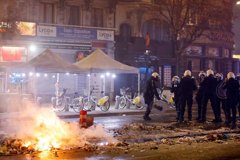 Nepokoje marockých fanoušků v Bruselu po semifinále MS 2022 Francie - Maroko