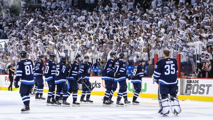 Hokejisté Winnipegu ovládli první finále Západní konference.
