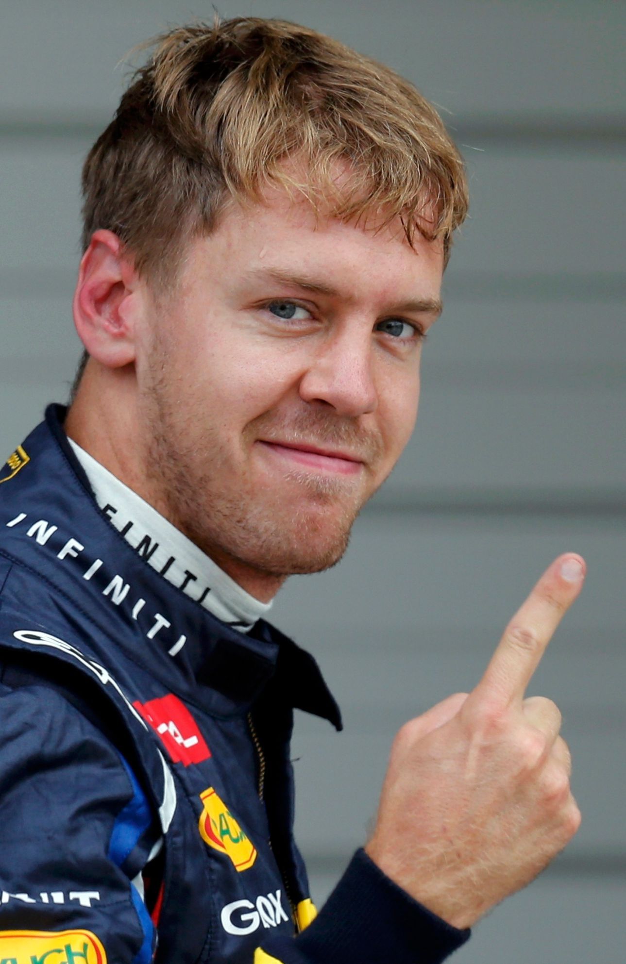 Sebastian Vettel se raduje z vítězné kvalifikace na VC Japonska v Suzuce