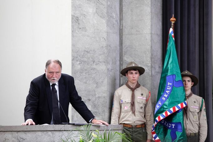 Fotografie z pohřbu Dagmar Burešové, který se uskutečnil 11. 7. 2018 ve Strašnickém krematoriu v Praze.