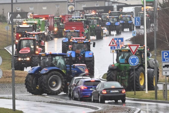 Zemědělci z Plzeňského kraje se připojili k protestům proti politice EU na hraničním přechodu, 22. února 2024.