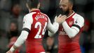 Alexandre Lacazette a Hector Bellerin