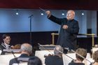 Filharmonii Brno se premiéra s šéfdirigentem vydařila, jen místo bylo nedůstojné