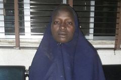 Z křesťanky muslimkou. Armáda našla další školačku unesenou Boko Haram, měla číslo 157
