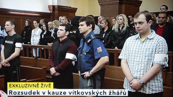 Žháři u soudu v Ostravě