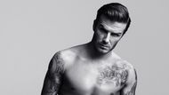 Seznamte se: David Beckham, prvotřídní model, muž stvořený pro showbyznys... a taky trochu pro fotbal. Muž na konci kariéry? Nevypadá to.