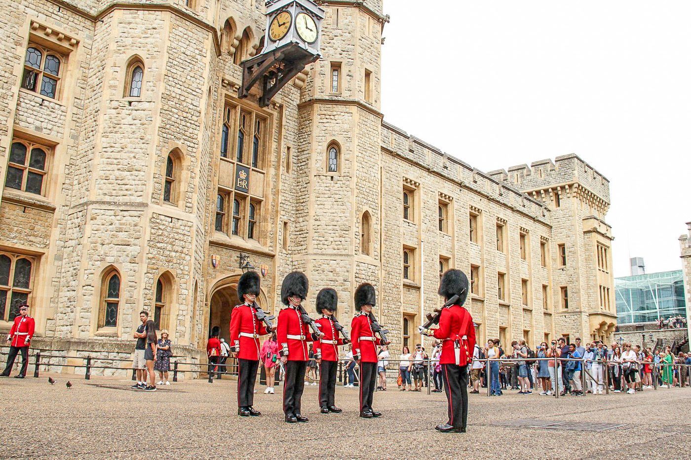 Tower of London, seriál Nejstřeženější budovy, pevnost, armáda, Londýn, Zahraničí