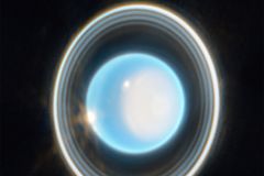 Webbův teleskop zachytil nejzřetelnější snímek Uranu i s jeho nejslabšími prstenci