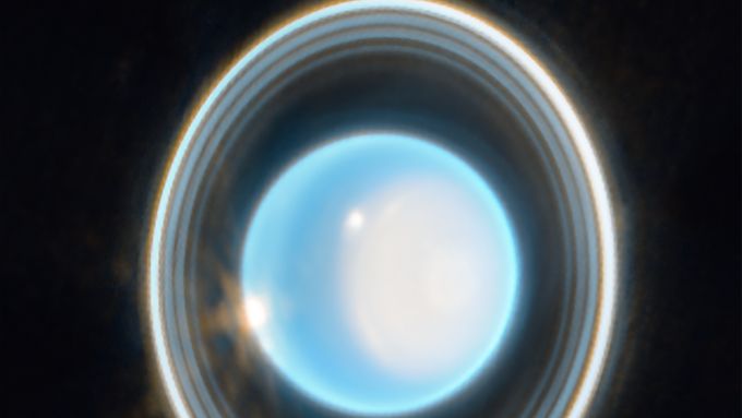 Snímek Uranu s jeho prstenci.