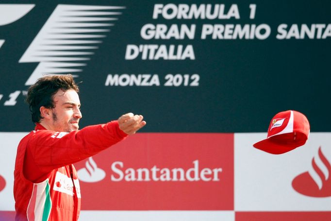 Španělský jezdec F1 Fernando Alonso z Ferrari ve Velké ceně Itálie.