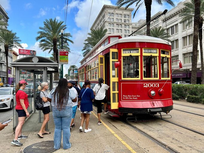 New Orleans. Nejstarší stále fungující tramvajová linka na světě.