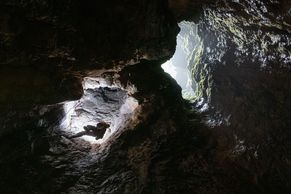 Existuje mytická Prezziho chodba? Čeští jeskyňáři hledali bájné místo v Kačne jamě