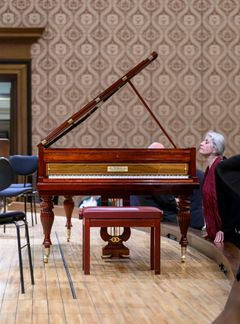 Na pódiu Rudolfina stálo skvostné křídlo z dílny amerického stavitele kopií historických klavírů Paula McNultyho.