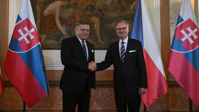 Slovenský premiér Robert Fico po jednání s český premiérem Petrem Fialou.
