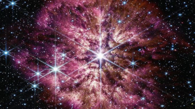 Rodící se hvězdy a předaleké galaxie. NASA vydala nové fotky z Webbova teleskopu