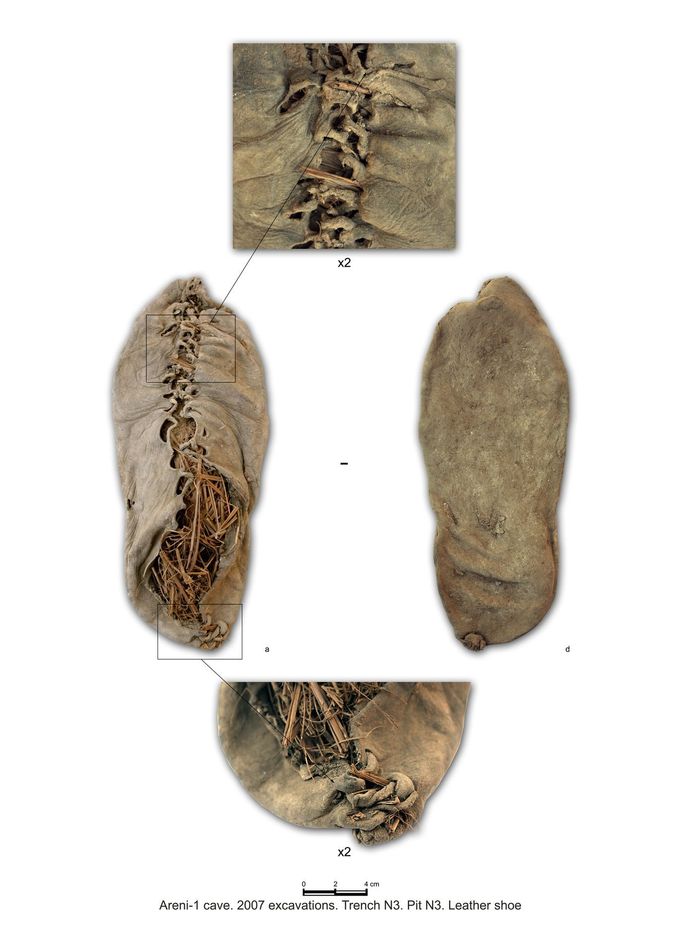 Kožená bota z jeskyně z Areni-1.