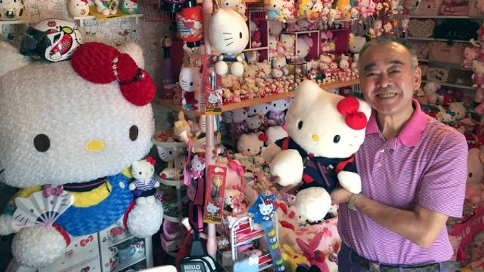 Masao Gundži a jeho sbírka Hello Kitty