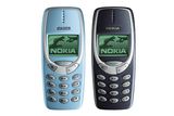 V 80. letech a v první polovině následující dekády patřila Motorola k lídrům na trhu mobilních telefonů. Postupně však svou pozici ztrácela, zejména ve prospěch finské Nokie. Posledním velkým úspěchem Motoroly z hlediska objemu prodejů byl "véčkový" model Razr, vyráběny v letech 2004 až 2007. Podle některých zdrojů byl se 130 miliony prodaných kusů vůbec nejúspěšnějším mobilem s rozevírací konstrukcí v historii mobilního průmyslu. Na obrázku legendární klasický telefon s dlouhou výdrží a téměř nezničitelným tělem - Nokia 3310