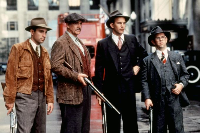 Andy Garcia, Sean Connery, Kevin Costner a Charles Martin Smith ve filmu Neúplatní.