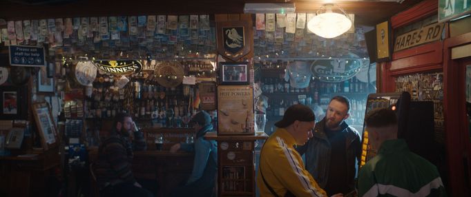 Fotografie z filmu Kneecap.