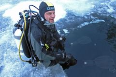 Potápěč: Pod ledem vás zabije panika, ne výstroj