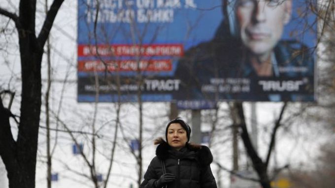 Bruce Willis na moskevském billboardu.