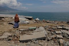 Obětí zemětřesení a tsunami v Indonésii už je 1558, počet bude ještě stoupat