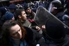 Demonstrace v Bulharsku pokračují, ministr rezignoval