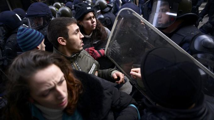 Proti demonstrantům v Sofii zasáhla policie