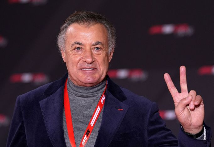 Zahájení sezony F1 75: expilot F1 Jean Alesi