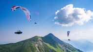Tak vypadá Red Bull X-Alps – nejtěžší a nejdobrodružnější závod světa, kde se setkává paragliding, vytrvalostní běhání, lezení po skalách i po ledovcích, navigační strategie a neúprosná fyzická dřina.