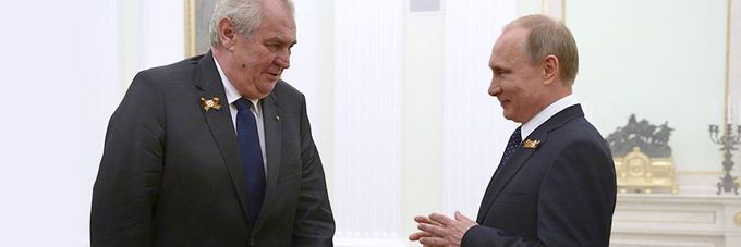 Miloš Zeman s ruským prezidentem Vladimirem Putinem při setkání v Moskvě. 9. 5. 2015.