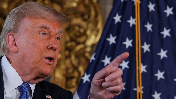 "Nestoudné zasahování do voleb." Trump žaluje přední expertku kvůli průzkumu v Iowě
