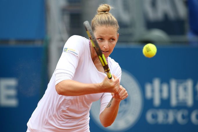 Kristýna Plíšková ve finále turnaje J&T Banka Prague Open 2017.