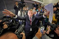 Turek ostrouhá, Babišova vláda vzniká bez něj. Na tablu se rýsují i jména matadorů