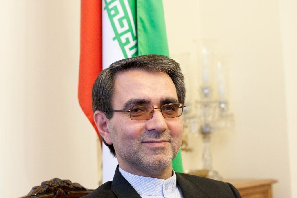 Írán diplomat