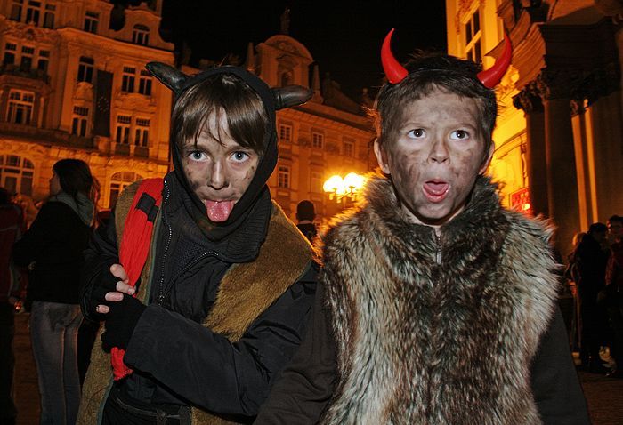 Andělé, Mikuláši a čerti